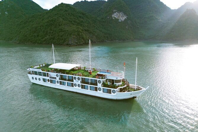 HALONG BAY LUXURY IRIS CRUISE DAY TRIP-BEST SELLER: Kayak, Music - Sung Sot Cave requires some walking