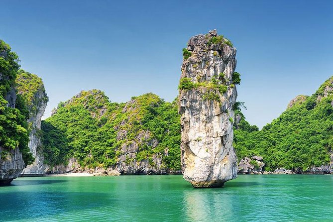 Halong Luxury Cruise Full Day Tour from Hanoi: All Inclusive - Sung Sot Cave, Halong Bay’s big underground stop