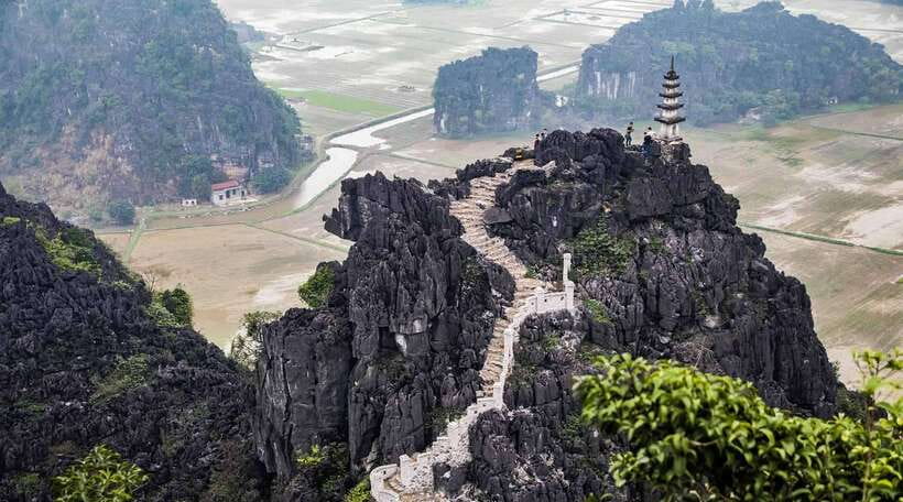 Hanoi: 3-Day Ninh Binh, Ha Long, & Lan Ha Bay Luxury Cruise - Nearly 500 steps at Mua Cave