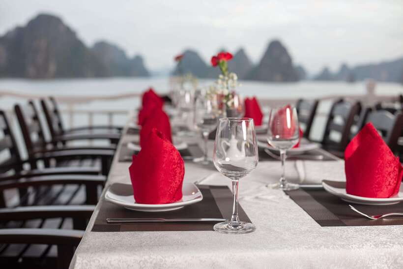 Hanoi: Ha Long Bay 2-Day 1-Night Tour by 4-star Luxury Junk - What the $109 price really covers