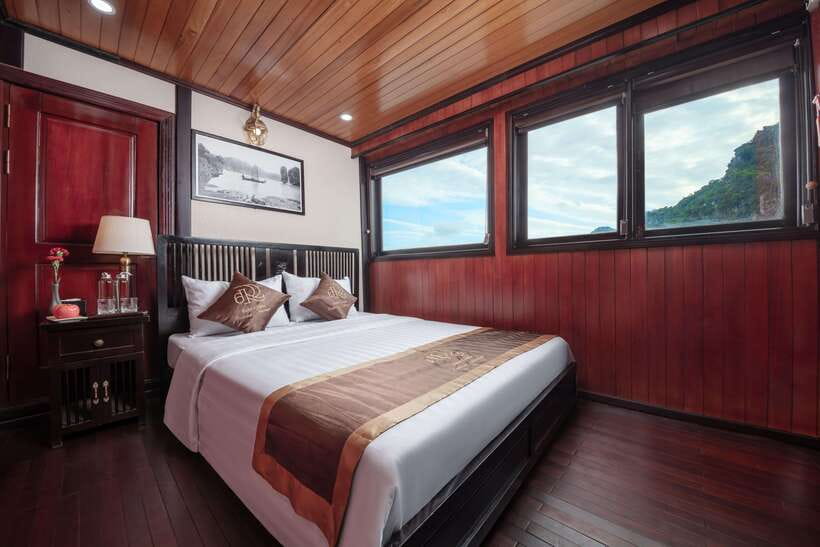 Hanoi: Ha Long Bay 2-Day 1-Night Tour by 4-star Luxury Junk - Returning past Fighting Cocks and the Stone Dogs