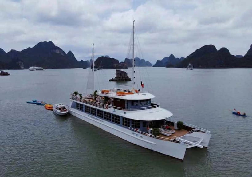 Hanoi/Ha Long: Ha Long Bay Luxury Day Cruise by Catamaran - Titop Island: a viewpoint or a beach stop