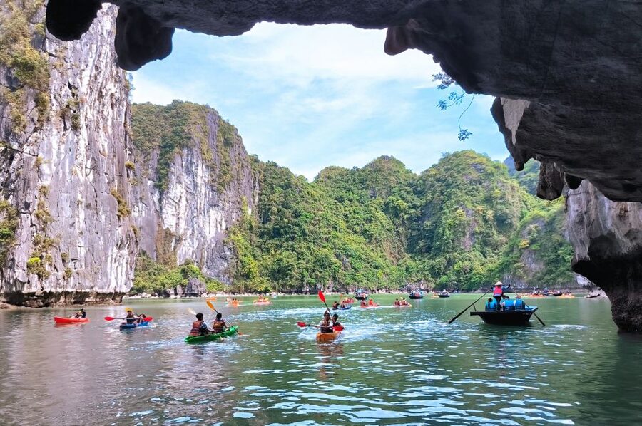 Hanoi Halong Luxury Day Tour with Private Cabin - Sunset tea and the return to Hanoi
