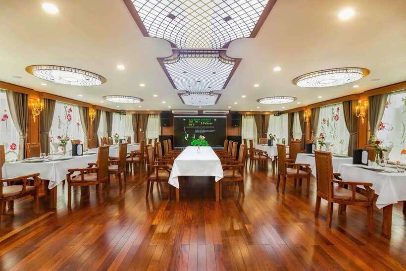 Hanoi: Lan Ha Bay -Cat Ba Island 1 or 2-Day on Luxury Cruise - Kayaking at Dark Cave and Bright Cave