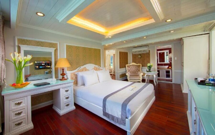 Hanoi/Ninh Binh:3 Day 2 Night Bai Tu Long Bay Luxury Junk - Who should book this cruise