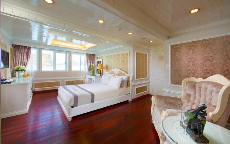 Hanoi/Ninh Binh:3 Day 2 Night Bai Tu Long Bay Luxury Junk - Cabins, meals, and service