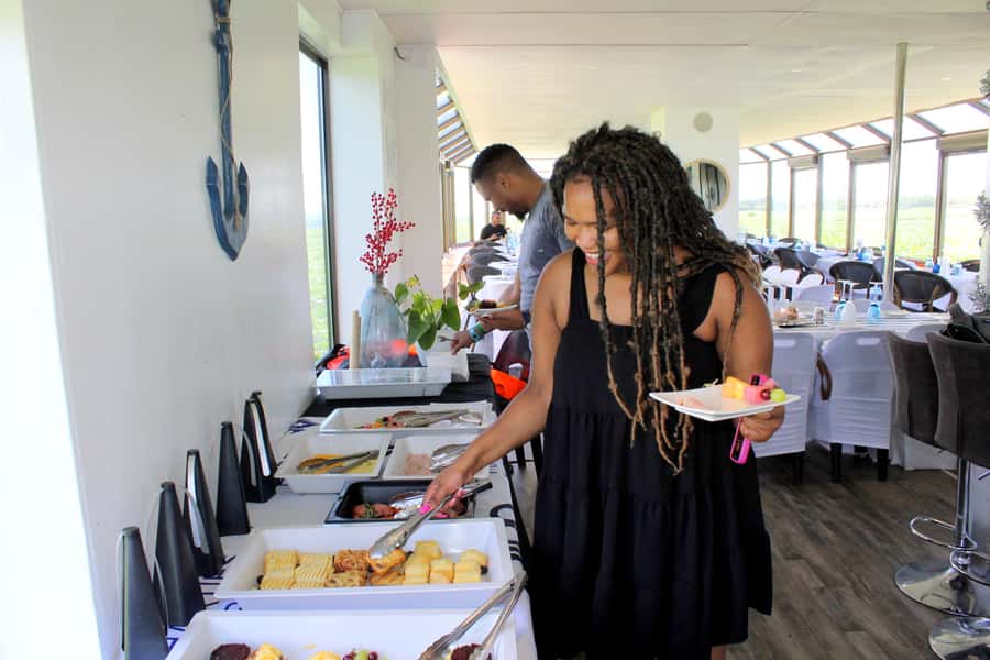 Hartbeespoort Dam: The Luxury Alba Boat Cruise with Food - Is $52 a fair price?