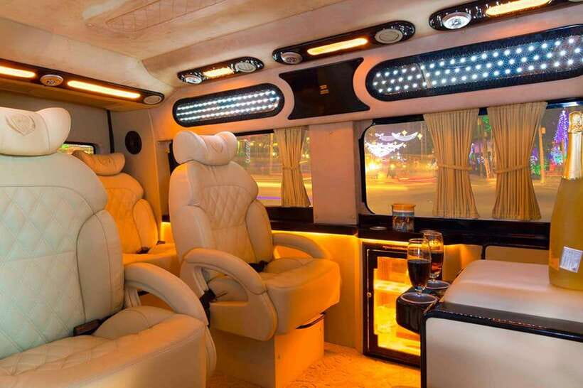 HCMC: Cu Chi Tunnels & Mekong Delta VIP Tour by Limousine - 7:35 AM pickup and the limousine ride