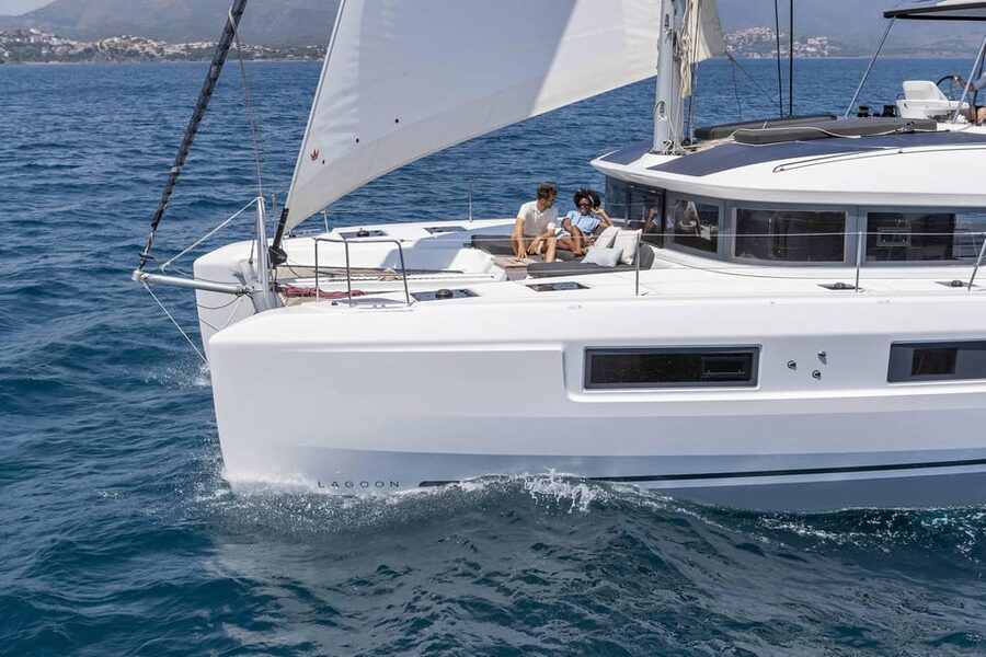 Heraklion: Dia Island Luxury Catamaran Cruise with Meal - Should you book the Dia Island catamaran?