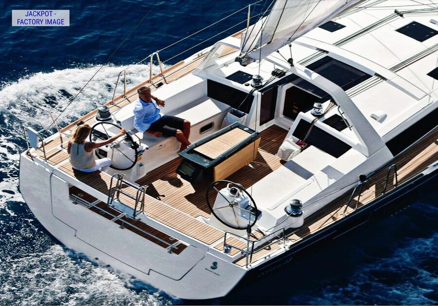 Heraklion: Dia Island Luxury Sailing Trip with Meal & Drinks - Three and a half hours in Dia’s clear water