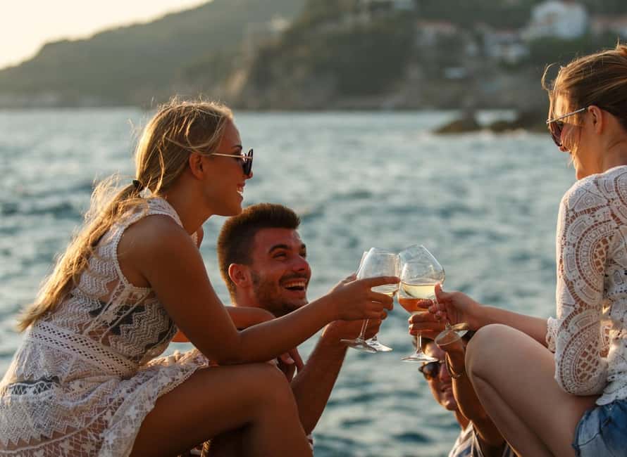 Heraklion Luxury Sailing Catamaran Dia Island | Gourmet Menu - Why the Onboard Lunch Matters
