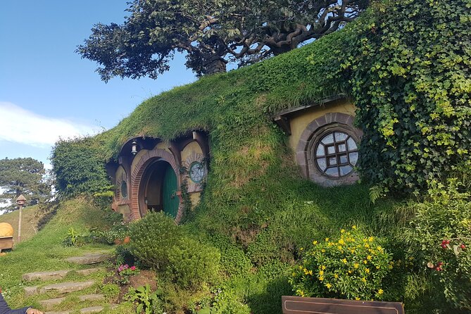 Hobbiton Afternoon Tour in Luxury Minibus from Auckland - Arriving at the Shire’s Rest