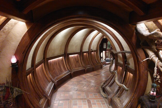 Hobbiton Afternoon Tour in Luxury Minibus from Auckland - A drink at the Green Dragon Inn
