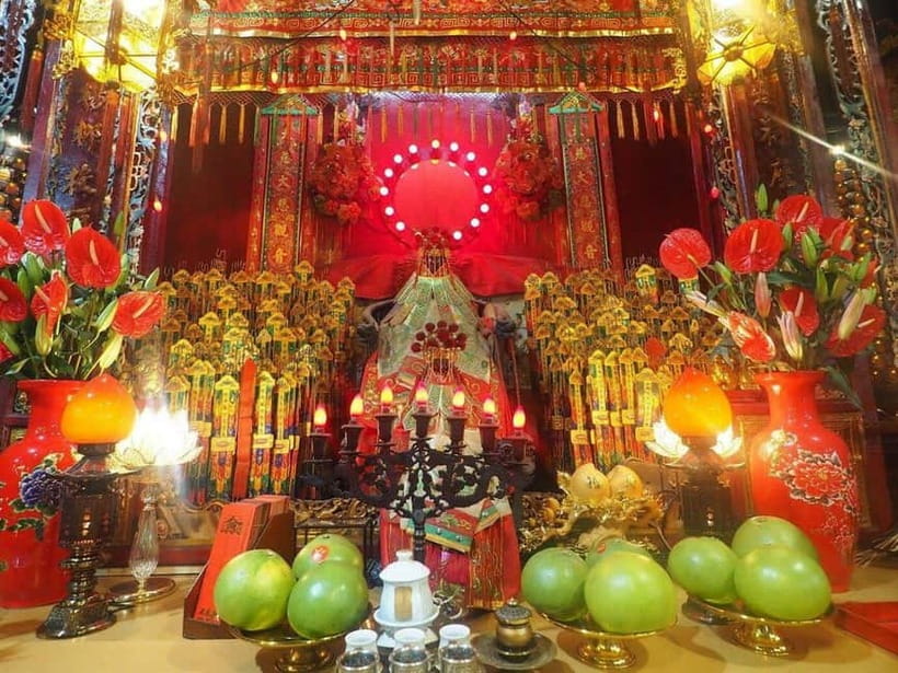 Hong Kong: Lantau VIP Priority Cable Car, Big Buddha & Tai O - Exploring Tai O’s stilt-house community