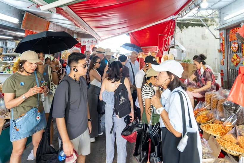 Hong Kong: Lantau VIP Priority Cable Car, Big Buddha & Tai O - The guides make the difference