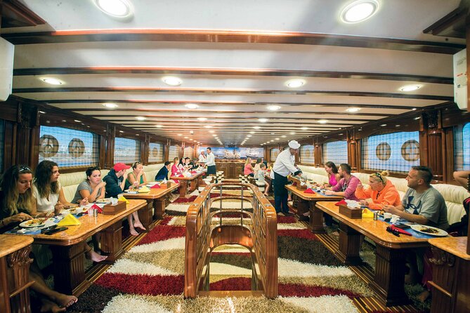 Hurghada: Elite VIP Cruise with Seafood and BBQ Buffet Lunch - Boarding a Four-Deck Boat at 9:00 a.m.