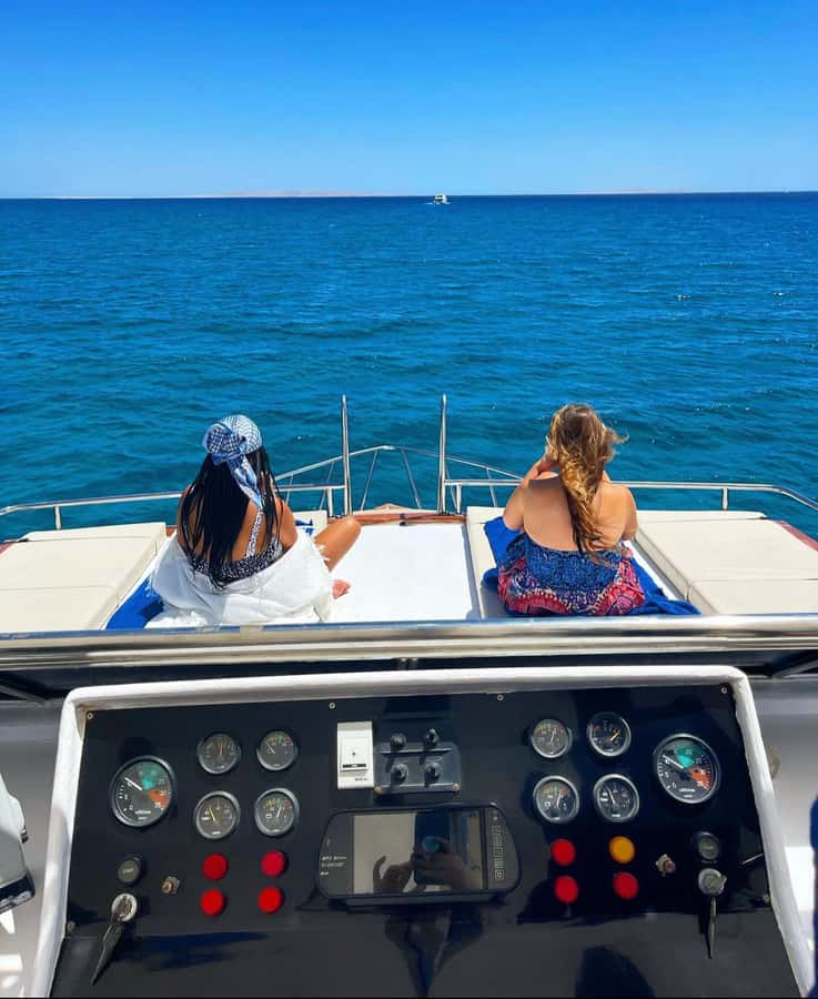 Hurghada: Luxury Yacht Trip with Personal Crew and Chef - Snorkeling in two Red Sea locations