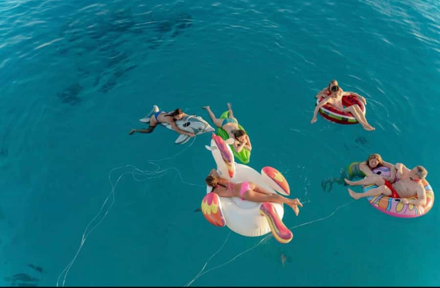 Hurghada: Luxury Yacht Trip with Personal Crew and Chef - The yacht itself: comfort, space, and one important question