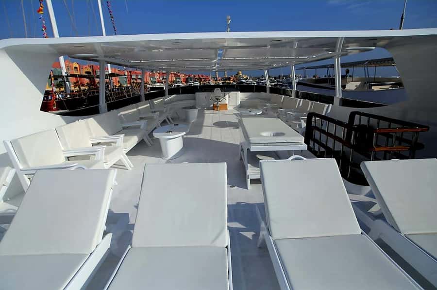 Hurghada: Royal Luxury VIP Cruise to Orange Bay with Lunch - Massage and water sports add variety