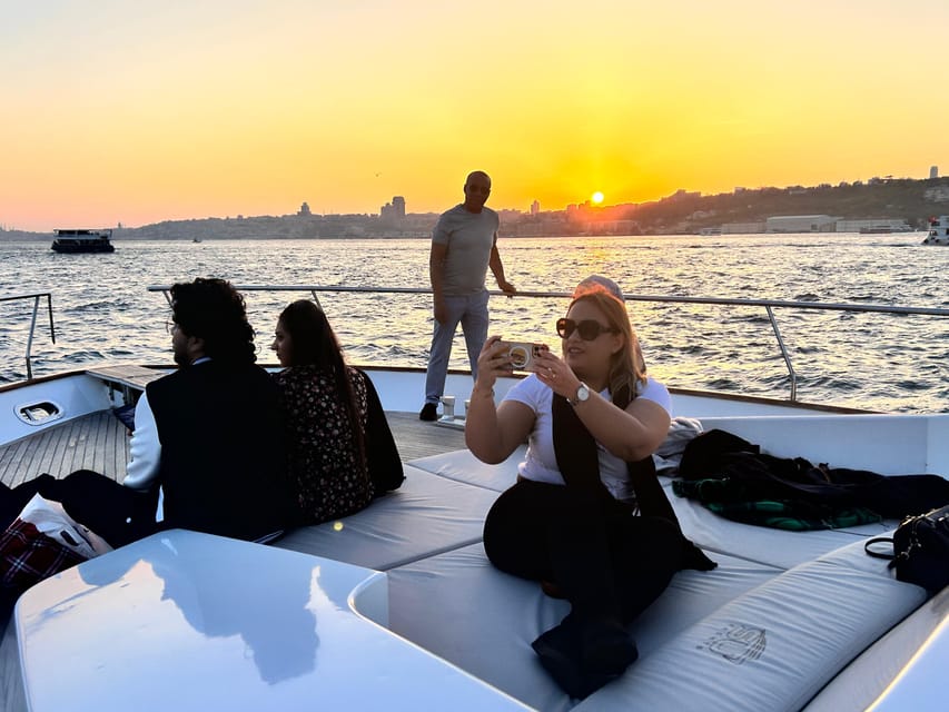 Istanbul: Bosphorus Sunset Cruise on a Luxury Yacht - Anatolian Fortress and Kucuksu Palace