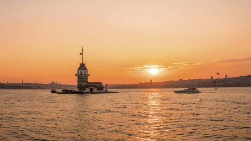 Istanbul: Luxury Yacht on Bosphorus - Choosing the right time of day