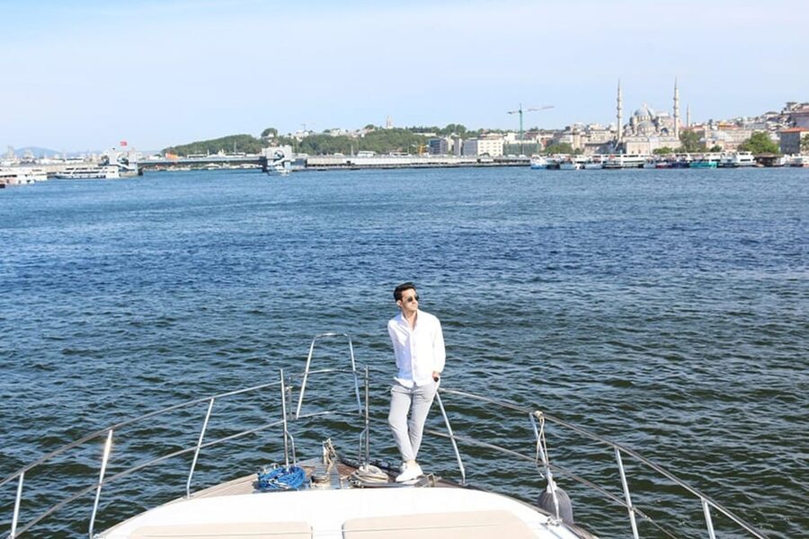 Istanbul: Luxury Yacht Tour at Sunset w Snacks - Key Details Before You Book