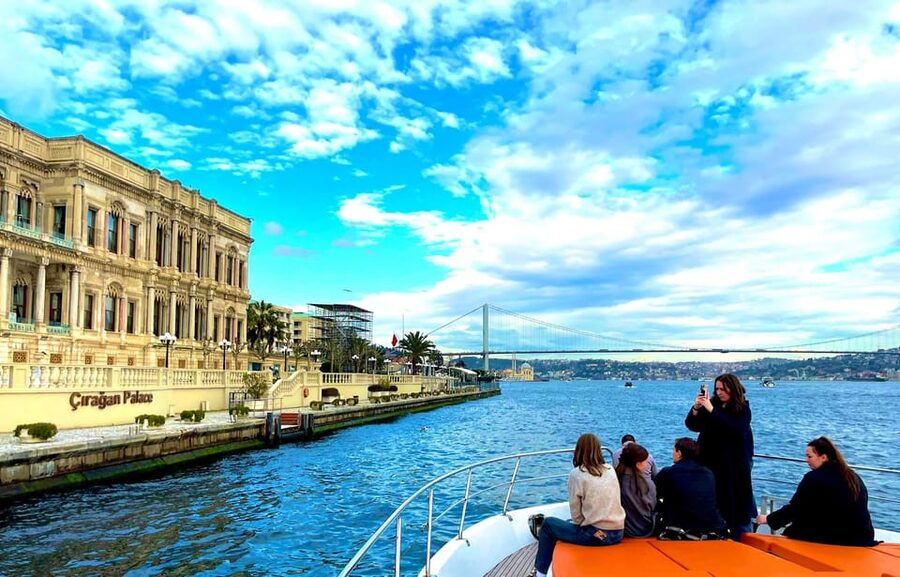 Istanbul: Private Bosphorus Cruise on Luxury Yacht - How the price compares with the experience