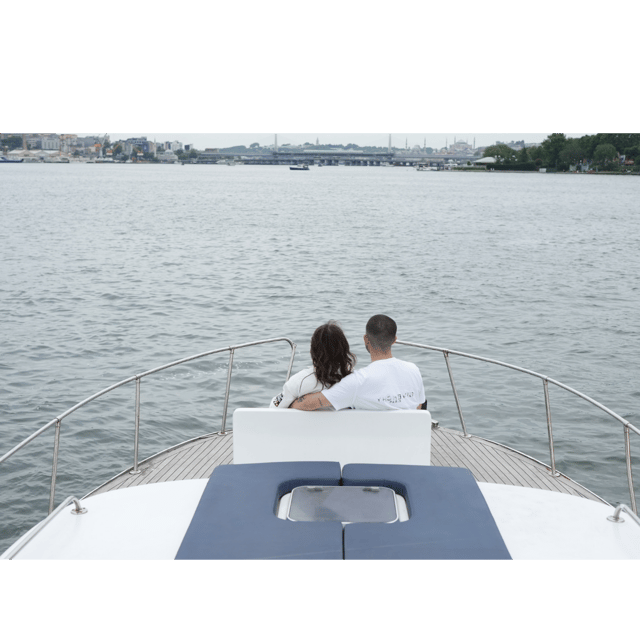 İstanbul:Private Luxury Yacht on Bosphorus 14 Meter(46 feet) - Comfort, Weather, and Who Should Skip It