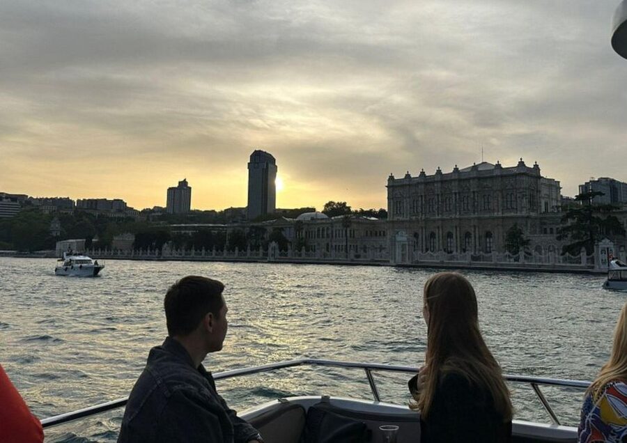 Istanbul: Small-Group Luxury Yacht Sunset Cruise w/ Snacks - The audio guide and the limits of the commentary