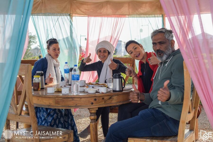 Jaisalmer: Romantic Night with Luxury Desert Camping - Leaving Jaisalmer for the Thar Desert