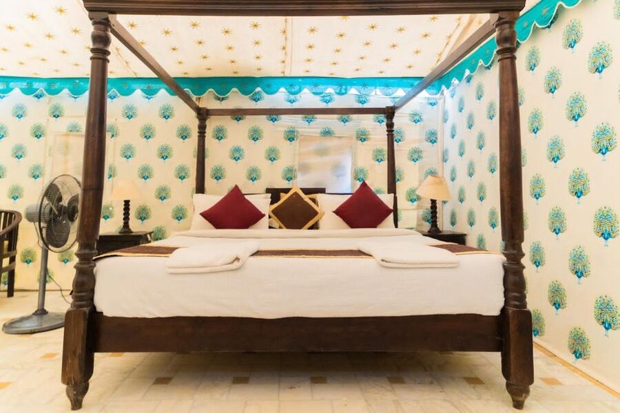 Jaisalmer: Romantic Night with Luxury Desert Camping - A luxury tent instead of a rough camp