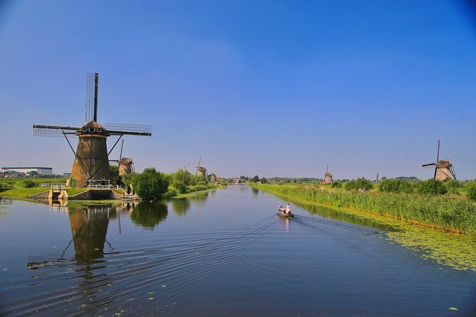 Kinderdijk private tour WINDMILLS in luxury Jaguar S Type - Why Kinderdijk deserves half a day
