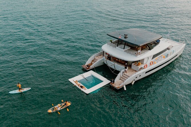 Krabi: 4 Island Luxury Yacht with Snorkelling & Clear Kayaking - Chicken Island and its famous profile