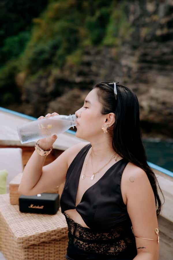 Krabi: 4-Islands Luxury Longtail Boat Private Half Day Tour - Chicken Island offers the first big view
