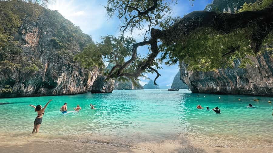 Krabi: Luxury Sunset Cruise to Hong Island Private Tour - Who should book this sunset cruise?