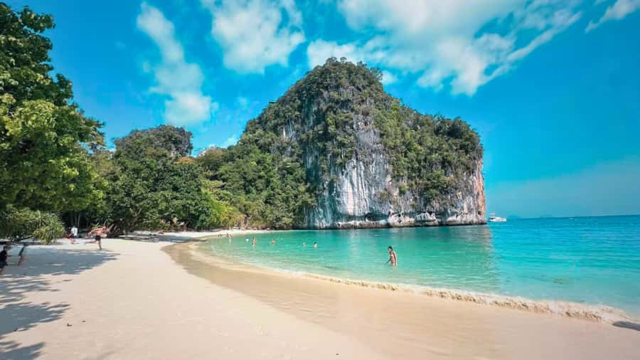 Krabi: Luxury Sunset Cruise to Hong Island Private Tour - Pak Bia at sunset, with dinner on the sand