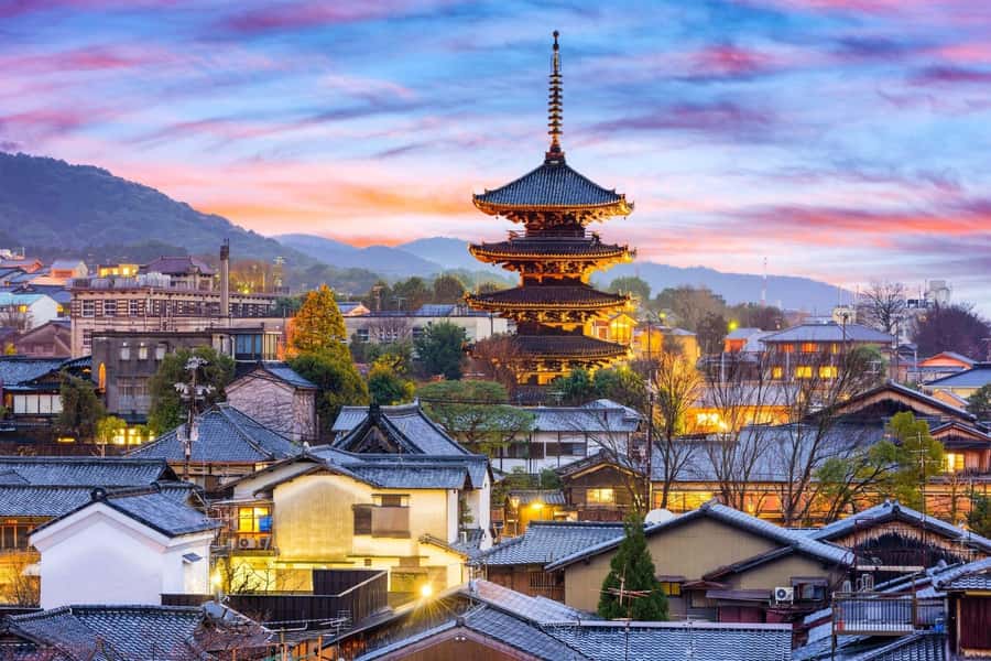 Kyoto:Private Tour/Luxury Vehicle with Guide & photographer - Key points at a glance