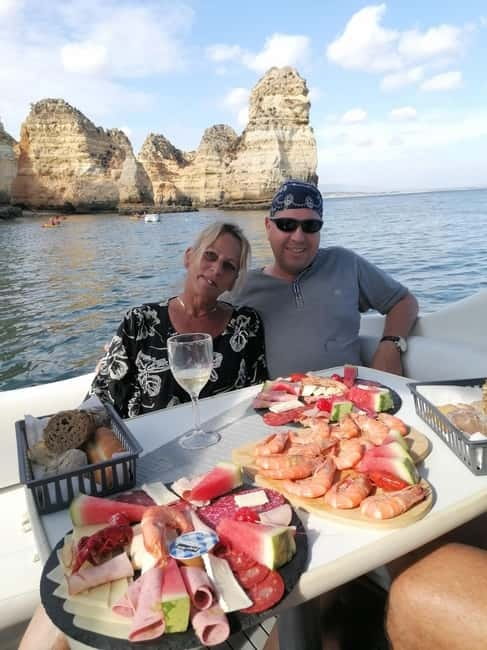 Lagos: Private Luxury Cruise with Tapas and Drinks - How the private group format changes the day