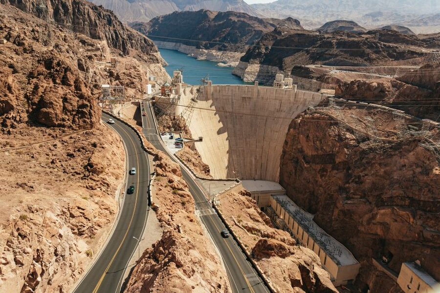 Las Vegas: Hoover Dam Ultimate VIP Tour with Lunch - A hot lunch at the Omelet House
