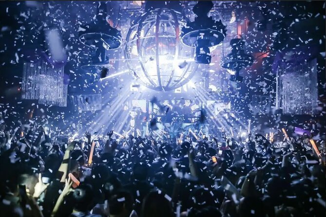 Las Vegas: VIP Club Crawl with Party Bus, Express Entry & Drinks - The party bus sets the tone