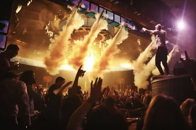 Las Vegas: VIP Club Crawl with Party Bus, Express Entry & Drinks - Three or four venues in about four hours