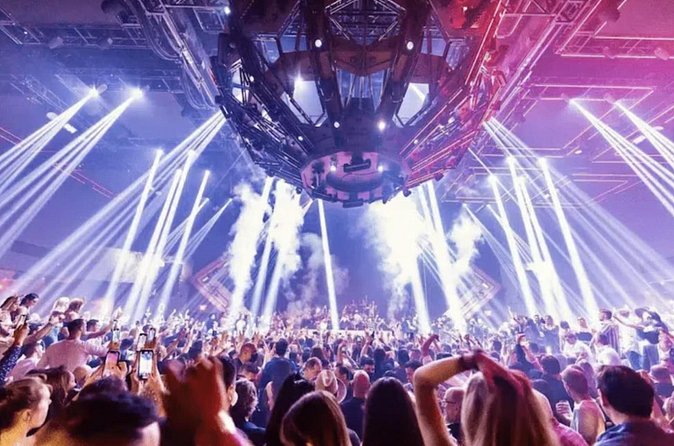 Las Vegas: VIP Club Crawl with Party Bus, Express Entry & Drinks - The Ghost rooftop bar and drink specials