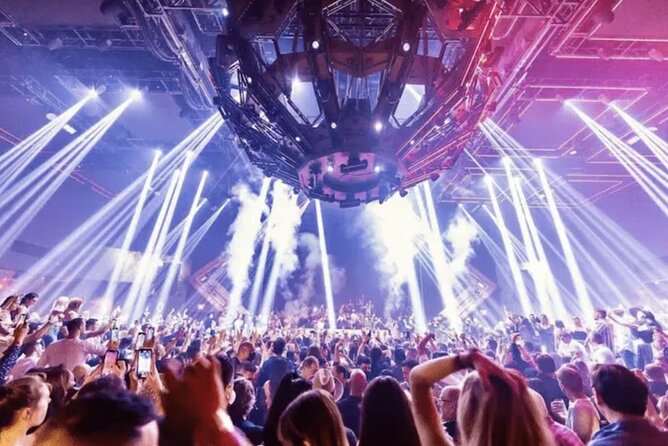 Las Vegas: VIP Club Crawl with Party Bus, Express Entry & Drinks - Going alone, with friends, or as a small group