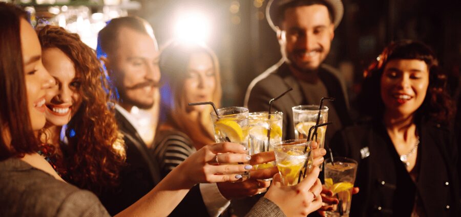 Leipzig: Bar and Club Tour with Free Shots and VIP Entry - Key points to know before booking