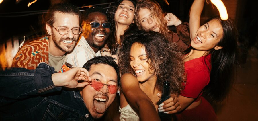 Leipzig: Bar and Club Tour with Free Shots and VIP Entry - What this Leipzig night is really designed to do