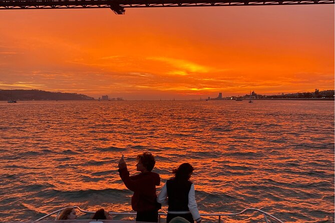 Lisbon: Catamaran Luxury Sunset and Wine Tour - Praça do Comércio and the heart of Lisbon