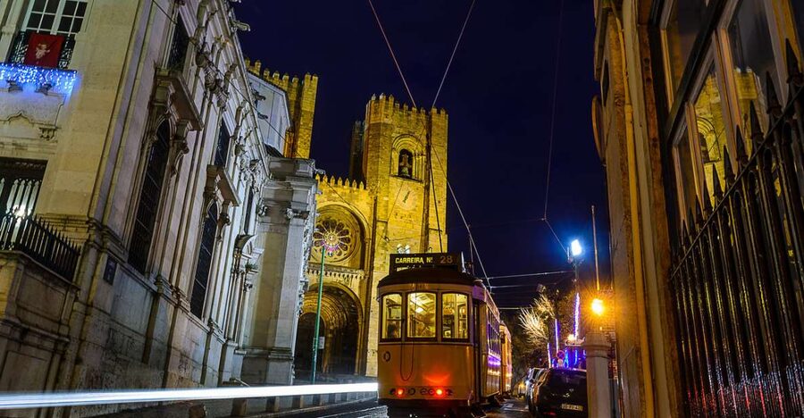 Lisbon: Luxury Fado Tour with Dinner included - The final viewpoint is built for the camera