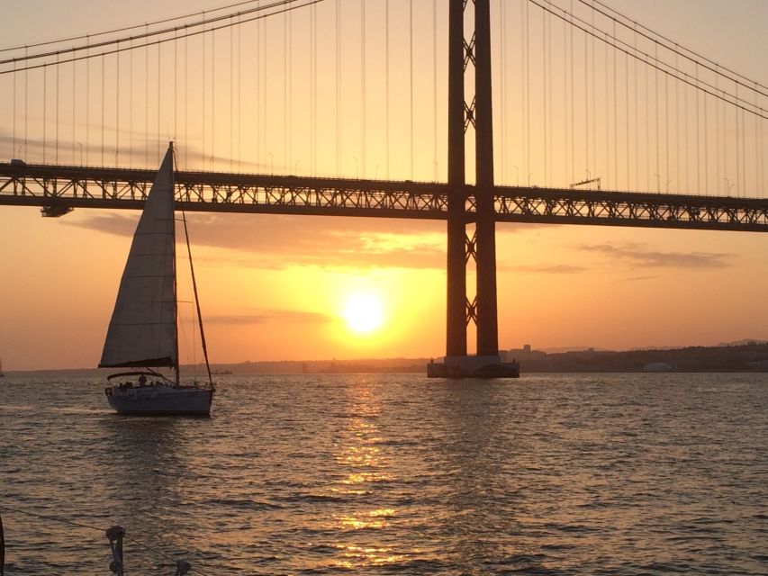 Lisbon: Luxury Private Sailing Boat Cruise on River Tagus - Choosing the Cascais Bay option