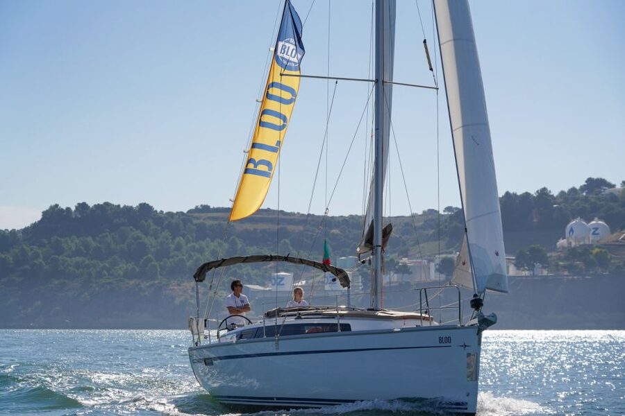 Lisbon: Luxury Private Sailing Boat Cruise on River Tagus - Crew, commentary, and comfort