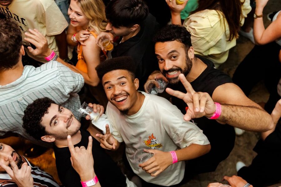 Lisbon PinkStreet Pubcrawl: 1hOpen Bar, Shots,VIP Club Entry - The one-hour open bar: what is actually included